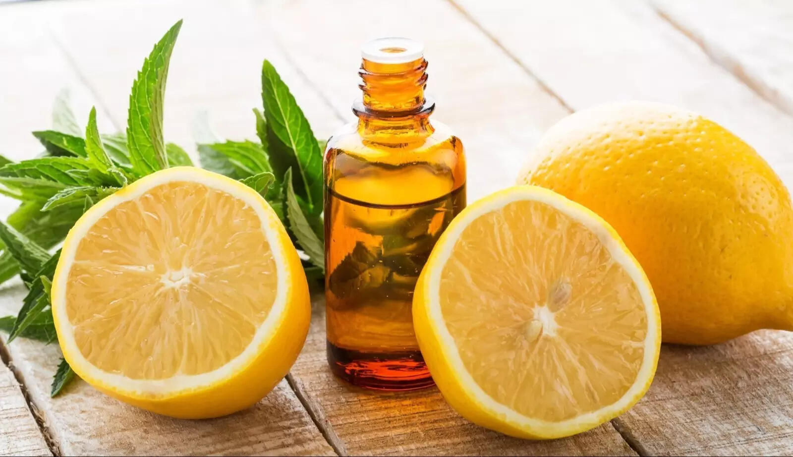 क्या आप जानते हैं एसेंशियल ऑयल्स के फायदे? जानें 5 बेहतरीन विकल्प!