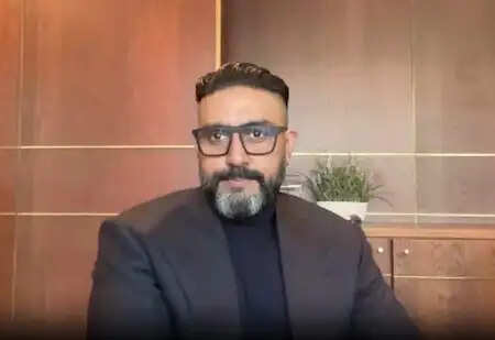 अभिषेक बच्चन का क्रिकेट के प्रति जुनून: ईटीपीएल में नई टीमों का ऐलान!