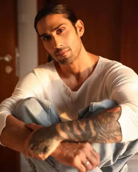 प्रतीक बब्बर: संघर्षों से भरी जिंदगी का सफर और मां की यादों का असर