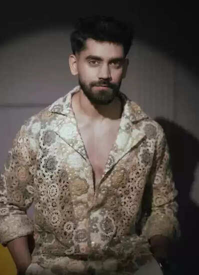 अविनाश मिश्रा का ओटीटी डेब्यू: 'हिसाब' से बदलने वाला है करियर!