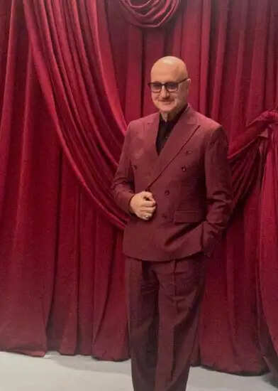 71 साल की उम्र में अनुपम खेर ने मॉडलिंग के लिए किया आवेदन! जानें क्या है उनकी खास बात