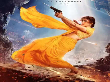 प्रियंका चोपड़ा की 'द ब्लफ': एसएस राजामौली ने की तारीफ, जानें क्या है खास!