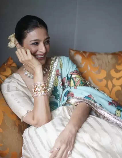 तब्बू: बॉलीवुड की जादुई अदाकारा, जिनकी कहानी है प्रेरणादायक!