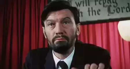 कौन हैं लॉरेंस हार्वे? एक अभिनेता की कहानी जो फिल्मों से भी ज्यादा दिलचस्प है!