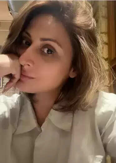 क्या अकेले कैफे में डिनर करना है एक नया ट्रेंड? उर्वशी ढोलकिया ने किया खुलासा!