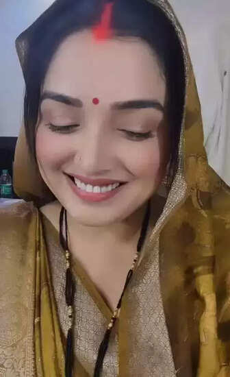 आम्रपाली दुबे का नया वीडियो: 'बहुरानी' के लुक में फैंस को किया दीवाना!