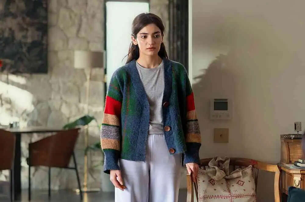 Accused: A Gripping Exploration of Power Dynamics and Relationships