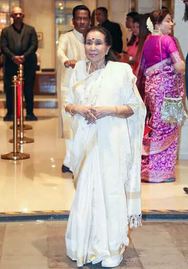 आशा भोसले: वो गाना जिसने दिलों को छू लिया, एसडी बर्मन की डांट से मिली प्रेरणा