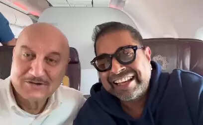 अनुपम खेर और शंकर महादेवन की दोस्ती: एक खास वीडियो में साझा की गई बातें!