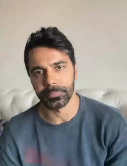 क्या अनुज सचदेवा पर हुआ हमला? जानें पूरी कहानी!