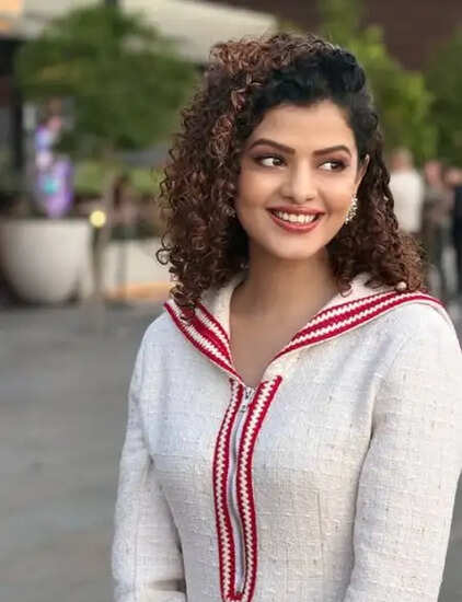 पलक मुच्छल: एक युवा सिंगर जो संगीत और समाज सेवा में बना रही हैं नाम