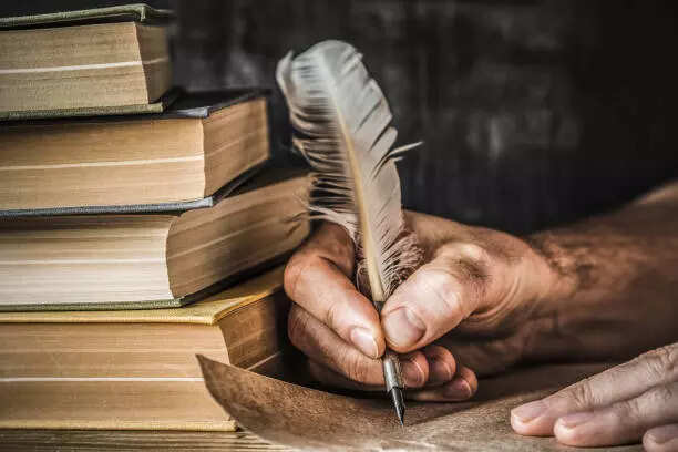 कौन हैं त्रिलोचन? जानें हिंदी साहित्य के इस महान कवि की अनकही कहानियाँ