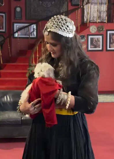 अंजलि राघव का नया पहाड़ी लुक: क्या है इस वीडियो में खास?