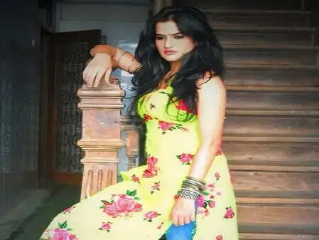 आलिया भट्ट की होस्टिंग पर ट्रोलिंग: सोना महापात्रा ने दिया समर्थन!