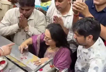 जया प्रदा का खाटू श्याम मंदिर में भक्ति का अद्भुत पल, देखें वीडियो!