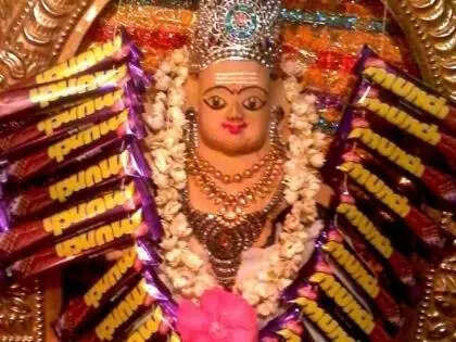 भारत के अनोखे मंदिरों में चढ़ने वाले अजीबो-गरीब प्रसाद!