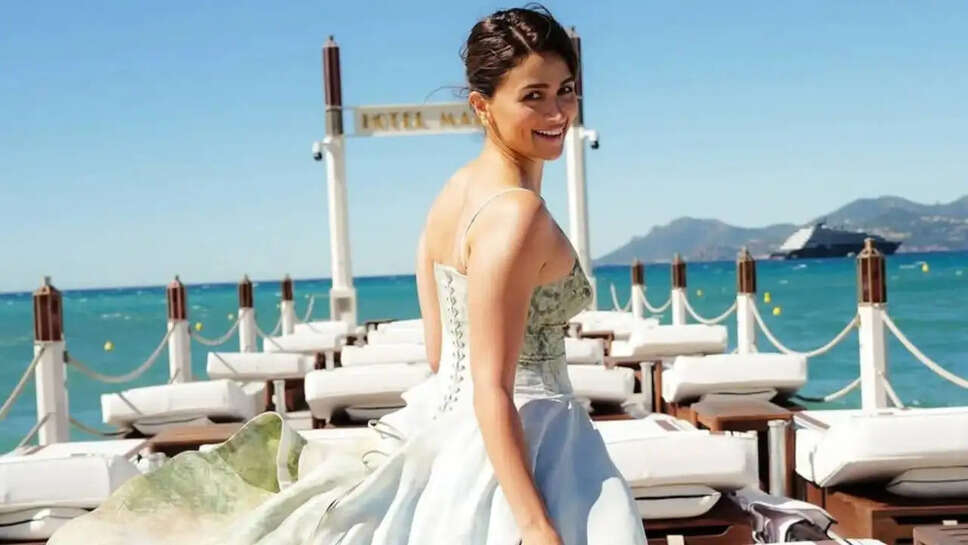 क्या Alia Bhatt को Cannes में नजरअंदाज किया गया? जानें उनके जवाब और समर्थन!