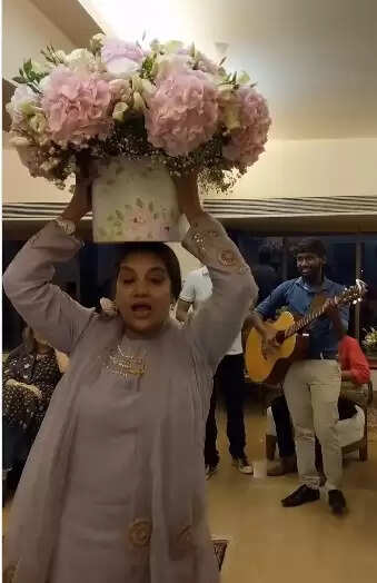 शबाना आजमी का थ्रोबैक वीडियो: क्या है इस अभिनेत्री की अनकही कहानी?