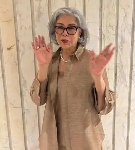 क्या जीनत अमान के पुराने कपड़े हैं आज भी फैशन में? जानें उनकी खास बातें!