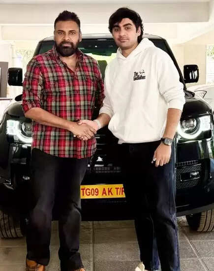 पवन कल्याण ने निर्देशक सुजीत को दिया शानदार लैंड रोवर, जानें इस खास पल के बारे में!