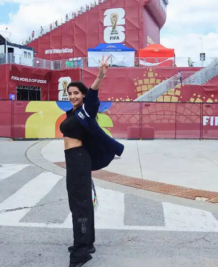 नोरा फतेही ने FIFA वर्ल्ड कप परफॉर्मेंस के जश्न में परिवार की मौजूदगी को बताया खास