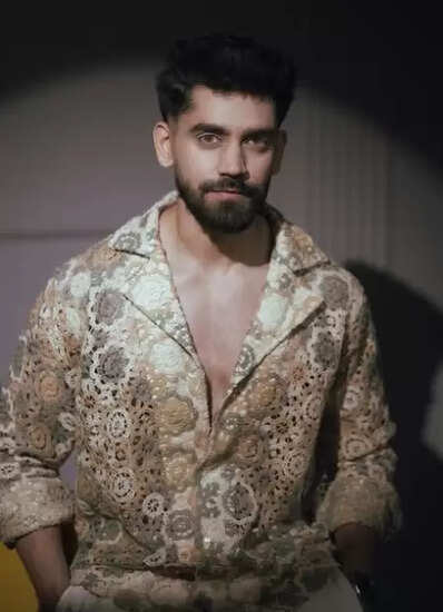 अविनाश मिश्रा का ओटीटी डेब्यू: क्या है 'हिसाब' में उनका खास किरदार?