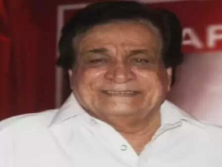 कादर खान: एक अभिनेता की संघर्ष भरी कहानी जो हंसी और गंभीरता का प्रतीक बने