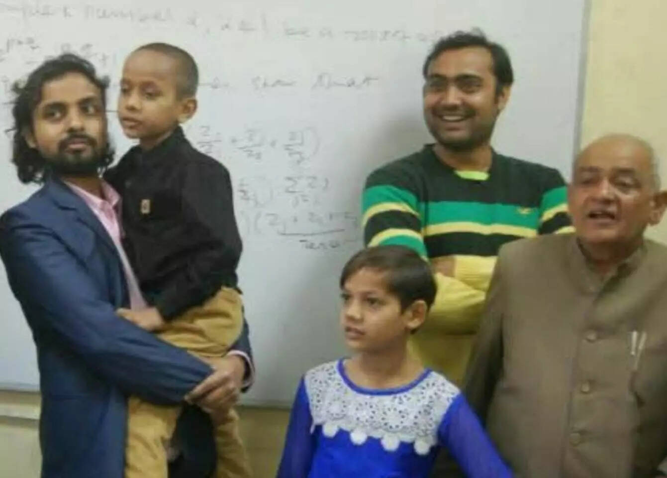 क्या है 'गूगल बॉय' कौटिल्य पंडित की सफलता का राज? जानें उनके गुरु आर.के. श्रीवास्तव के योगदान के बारे में!
