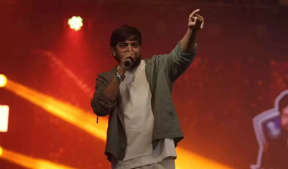 हरियाणवी गायक मासूम शर्मा विवाद में, महिला आयोग ने भेजा समन