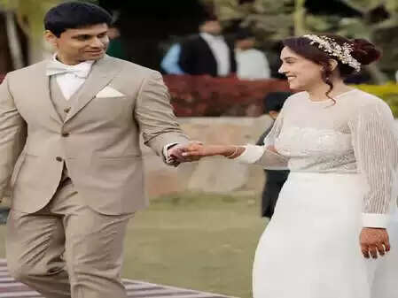 इरा खान और नूपुर शिखरे की शादी की सालगिरह: देखिए मजेदार वीडियो जो 90 के दशक की याद दिलाएगा!