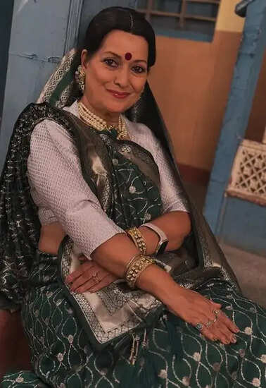 क्या 'हप्पू की उलटन पलटन' में कटोरी अम्मा का सफर खत्म? हिमानी शिवपुरी ने दी भावुक विदाई!