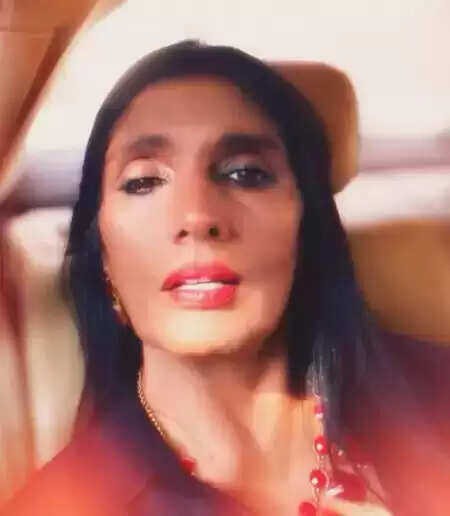 अनु अग्रवाल का नया जीवन दर्शन: नकारात्मकता से दूर रहने का मंत्र