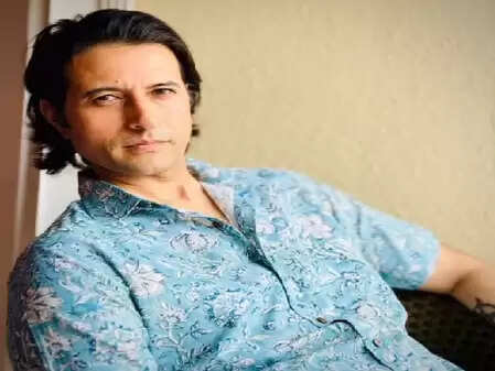 क्या जानते हैं आप अपूर्व अग्निहोत्री के बारे में? जानें उनके जीवन की अनकही बातें!