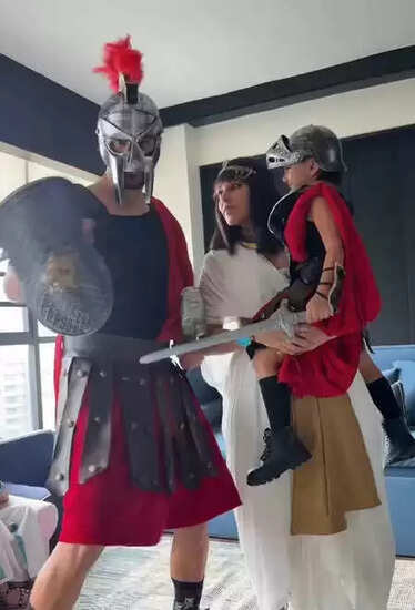 क्या है हेलोवीन का जश्न? सोहा अली खान और नेहा धूपिया ने मनाया खास अंदाज में!