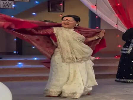 क्या आप जानते हैं 'हप्पू की उलटन पलटन' की अम्मा जी ने कैसे किया डांस? जानें उनकी मेहनत की कहानी!