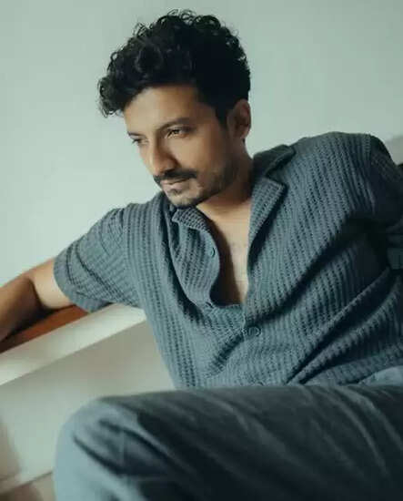 प्रियांशु पेन्युली की संघर्ष भरी कहानी: मुंबई में सफलता की ओर बढ़ते कदम