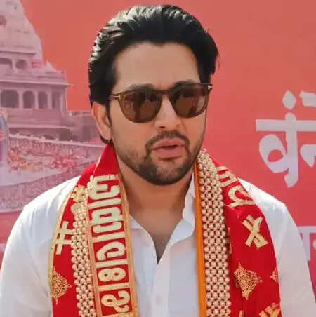 उज्जैन में धूमधाम से मनाया गया 'चेटी चंड', सितारों ने बढ़ाया उत्साह!