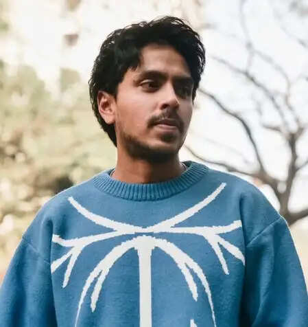 क्या है आदर्श गौरव की नई फिल्म 'तू या मैं' की कहानी? जानें ओटीटी की दुनिया पर उनके विचार!