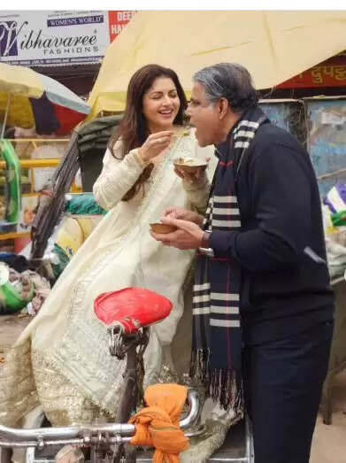 भाग्यश्री ने बनारस में चखा मलइयो, जानें इस खास मिठाई के बारे में!