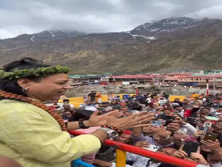 कैलाश खेर का नया आध्यात्मिक एल्बम 'जोगी': बद्रीनाथ में भक्तों को मंत्रमुग्ध करने वाला अनुभव