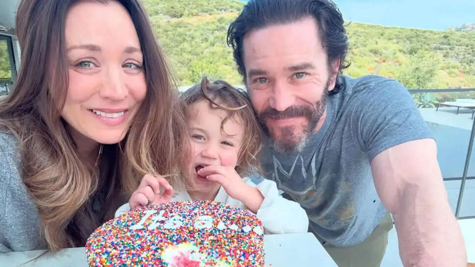 क्या Kaley Cuoco और Tom Pelphrey की बेटी बनने वाली है बड़ी बहन? जानें इस खुशखबरी के बारे में!