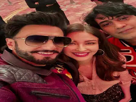 क्या है 'धुरंधर 2' में सौम्या टंडन का नया अवतार? जानें फिल्म की मजेदार कहानी!