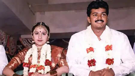 क्या है विजय और संगीता के तलाक की कहानी? जानें इस चर्चित मामले के पीछे की सच्चाई!