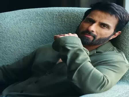 सोनू सूद ने बच्चों की सुरक्षा के लिए उठाई आवाज, ऑनलाइन गेमिंग पर लगाई रोक की मांग!