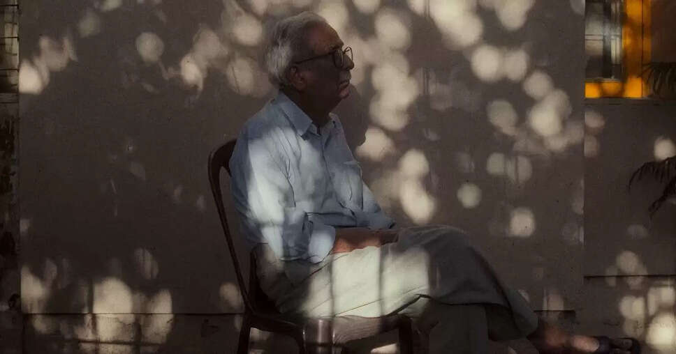 Achal Mishra की नई डॉक्यूमेंट्री 'Chaar Phool Hain Aur Duniya Hai' का अनावरण