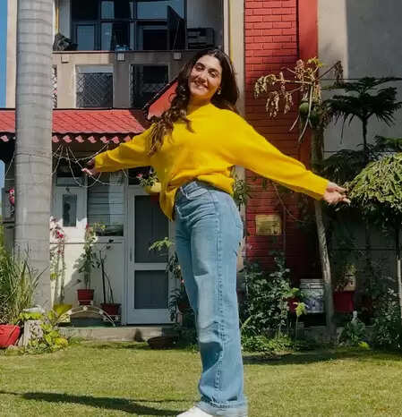 डेलबर आर्या की नई फिल्म 'जदों दा मोबाइल आ गया': कॉलेज के दिनों की यादें और रोमांटिक गाने का जादू!