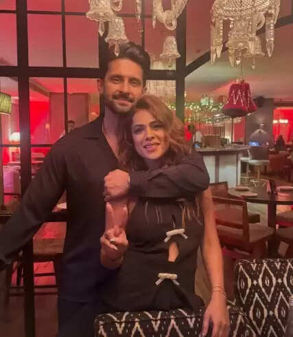 रवि दुबे का जन्मदिन: निया शर्मा ने दी दिल छू लेने वाली बधाई!