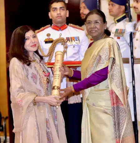 अलका याग्निक का भावुक संदेश: पद्म भूषण मिलने पर साझा किया स्वास्थ्य संघर्ष