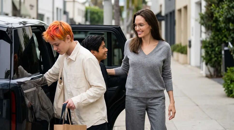 Angelina Jolie ने 51वें जन्मदिन पर मनाया खास पल, बेटे Knox की ग्रेजुएशन भी हुई!
