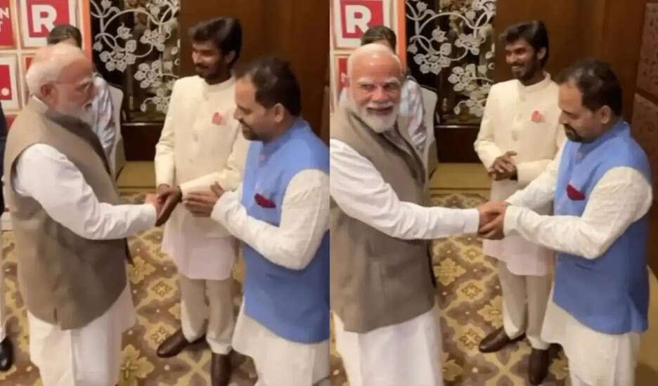पीएम मोदी की पंचायत सीरीज के किरदारों से खास मुलाकात का वीडियो वायरल